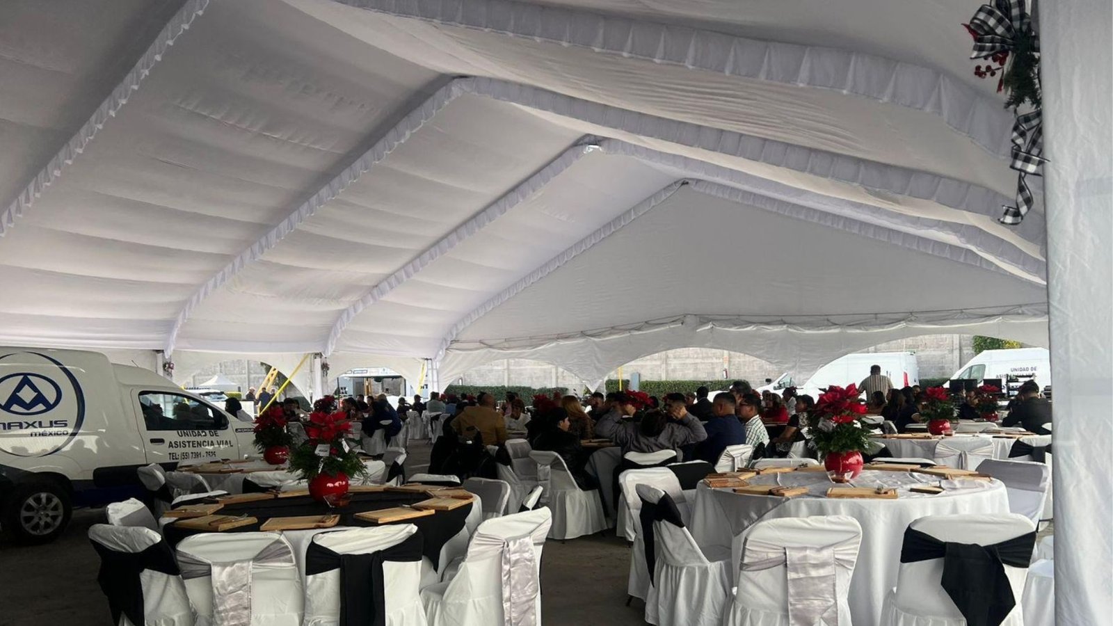 Servicios Colosales Carpas y Domos